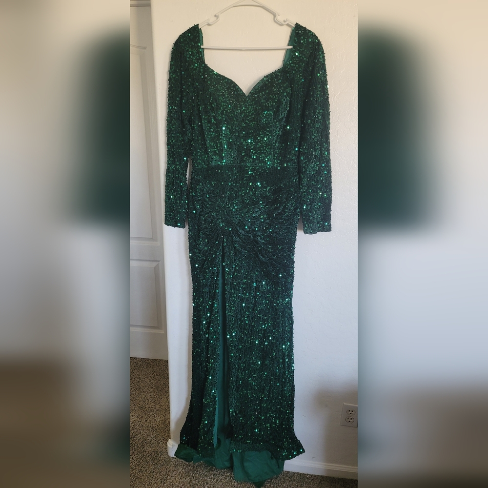 Emerald Green Sequin Gown with Sweetheart Neckline